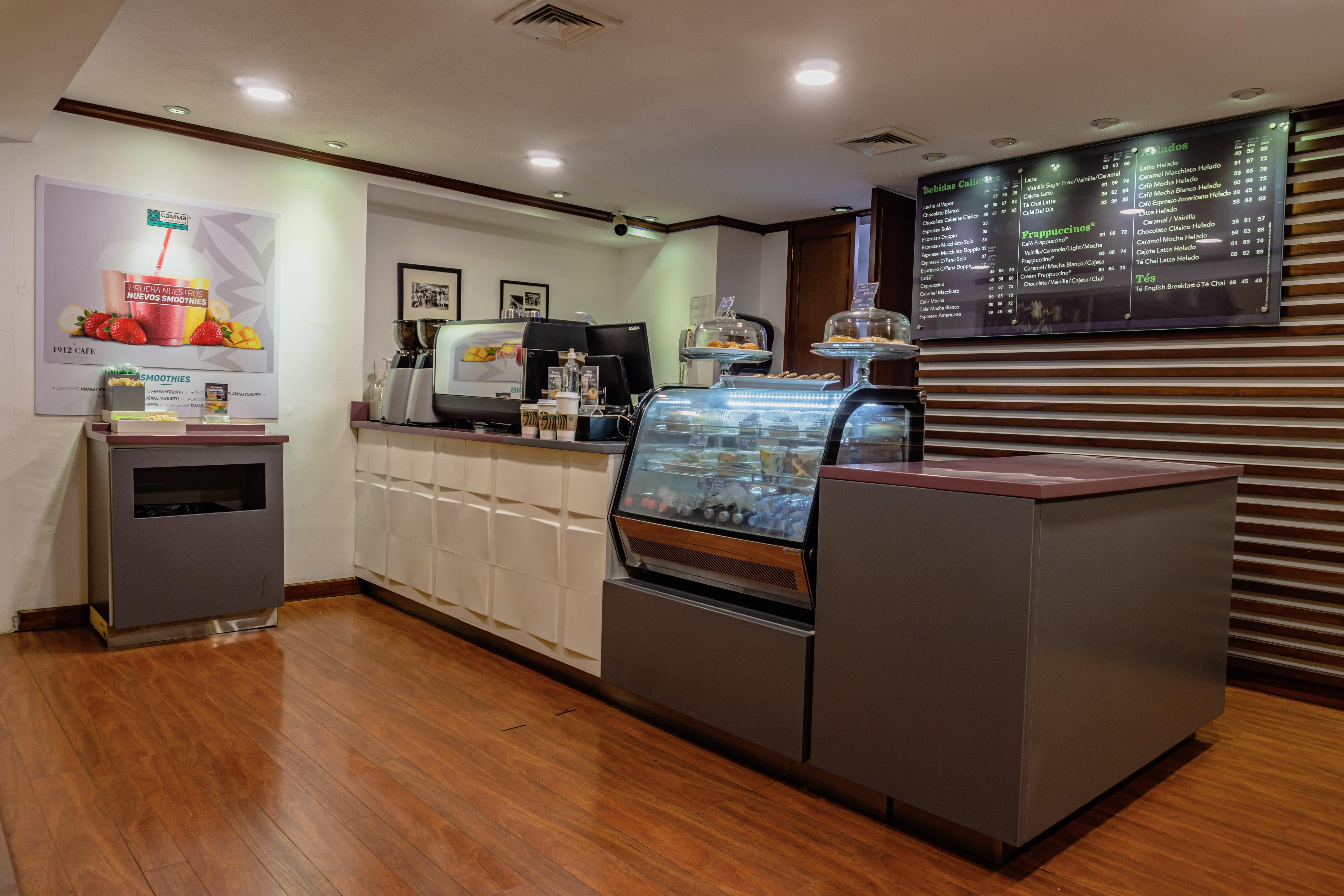 Gamma Monterrey Gran Hotel Ancira Exteriér fotografie A coffee shop in the airport