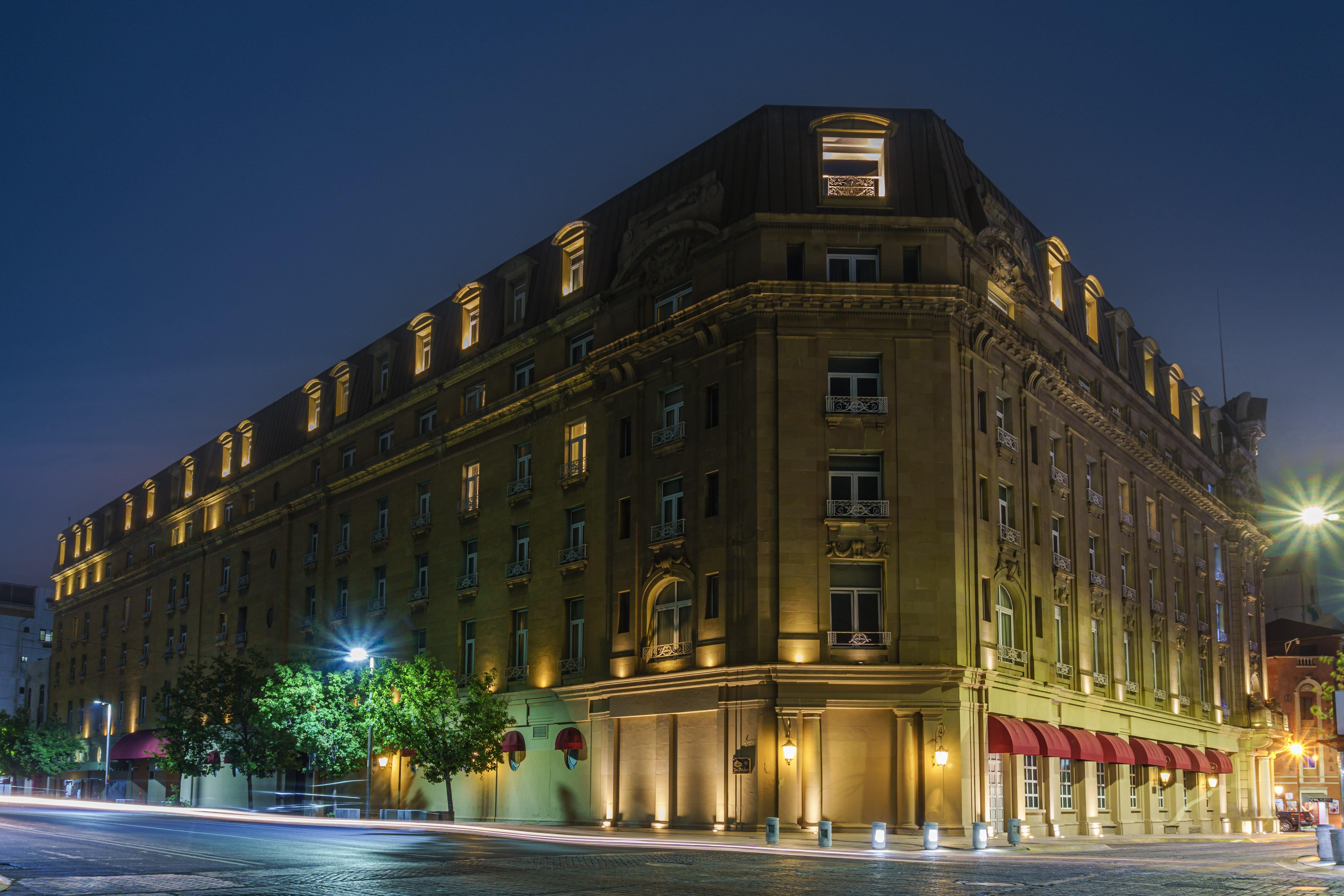 Gamma Monterrey Gran Hotel Ancira Exteriér fotografie The hotel at night